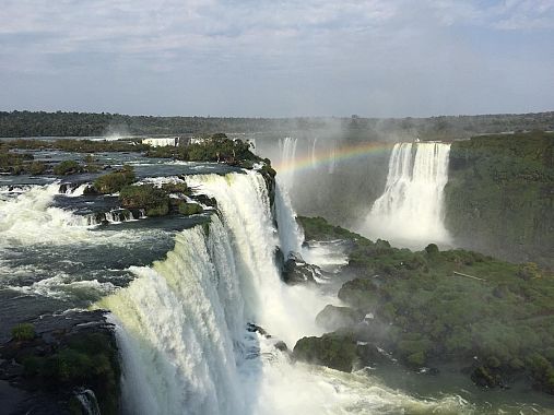Le cascate di Iguaz&ugrave; - foto Blue Lama