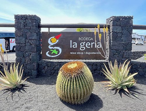 L'ingresso della bodega de La Geria - foto Blue Lama