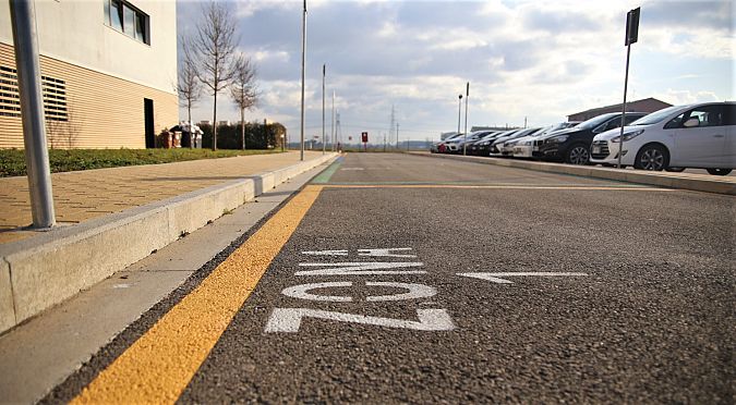 Lo spazio realizzato per l'uscita in sicurezza nella scuola, diviso a zone