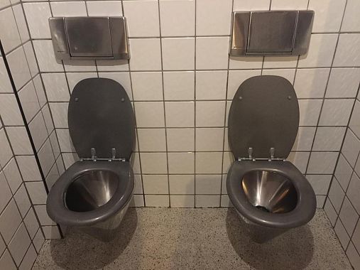 Servizi igienici in un locale di Sodermalm a Stoccolma