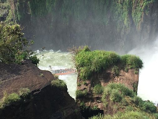 Le cascate di Iguaz&ugrave; - foto Blue Lama