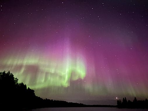 Aurora boreale a Kaamanen, in Finlandia - foto Blue Lama