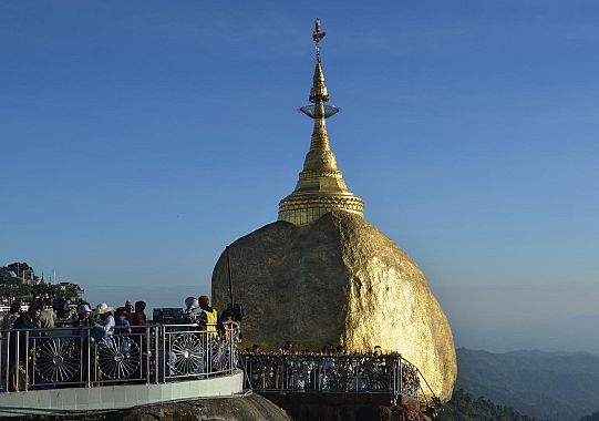 La Pagoda di Kyaiktijo in Birmania - Foto Blue Lama