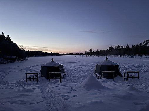 Gli igloo sul lago - foto Blue Lama